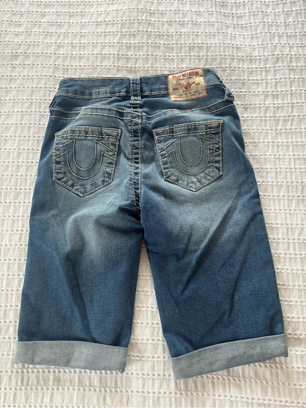 True Religion Riley Medium Wash Knee Length Shorts Size 25 - Picture 2 of 5
